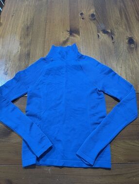 Athleta Womens Blue Mock Turtleneck Ribbed Long Sleeve Thumbholes Size Small